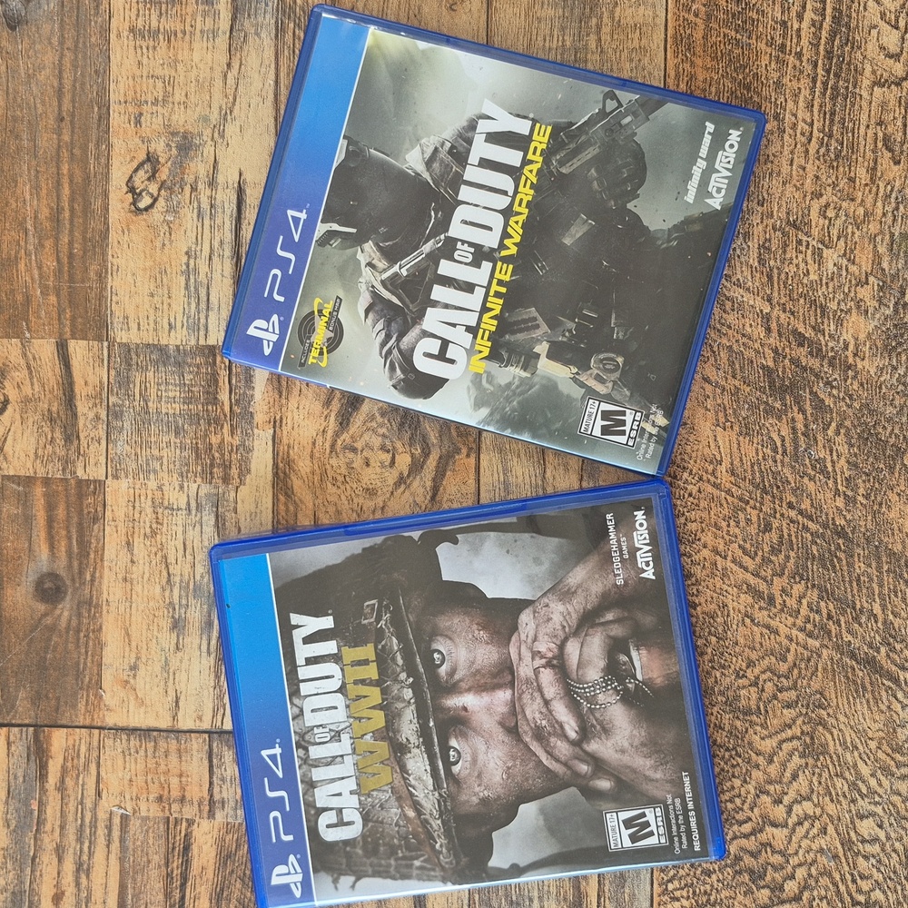 PS4 Call of Duty WWII & Infinate Warfare, Excellent Condition, Scratch Free